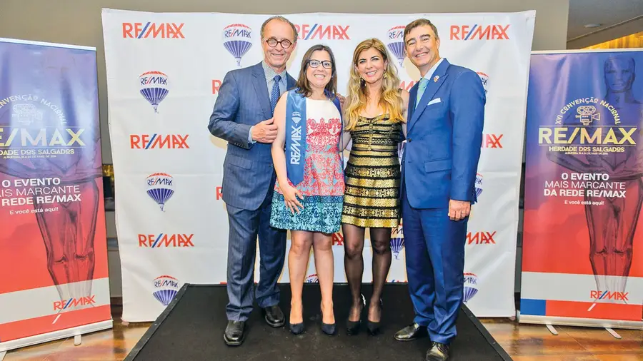 REMAX POWER conta com 10 anos de experiência REMAX POWER conta com 10 anos de experiência
