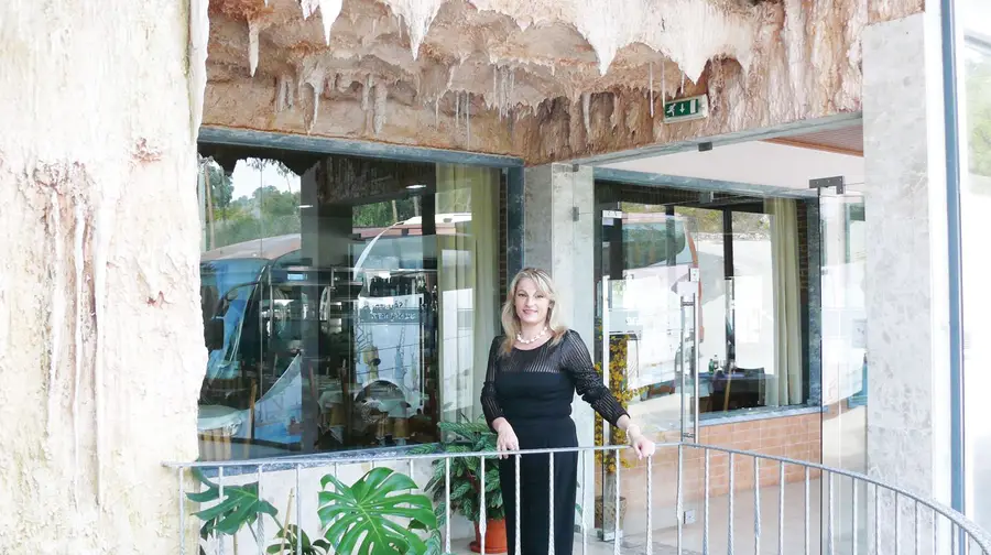 Restaurante A Gralha nas grutas de Santo António é uma referência nacional Restaurante A Gralha nas grutas de Santo António é uma referência nacional