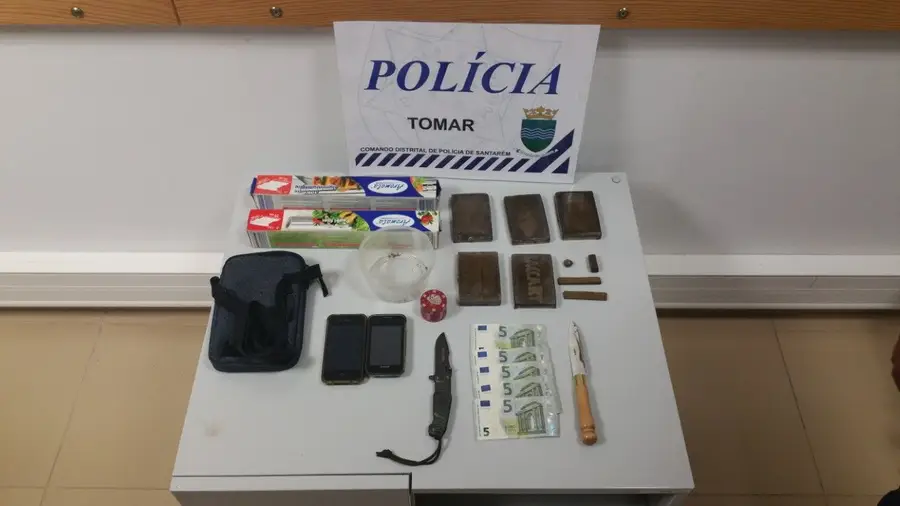 Detido por suspeita de tráfico de droga em Tomar Detido por suspeita de tráfico de droga em Tomar