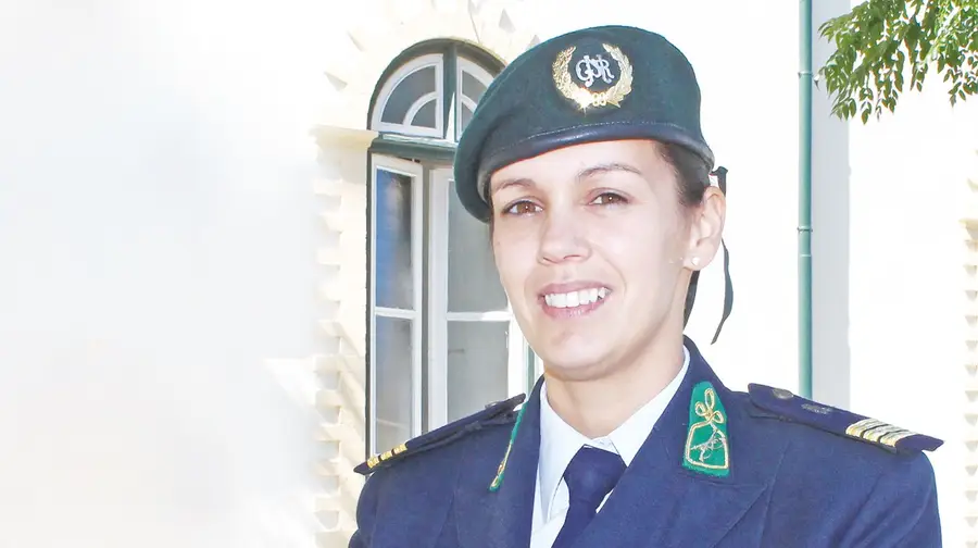 “A igualdade consiste em tratar de igual forma o que é igual e de diferente forma o que é diferente” “A igualdade consiste em tratar de igual forma o que é igual e de diferente forma o que é diferente”