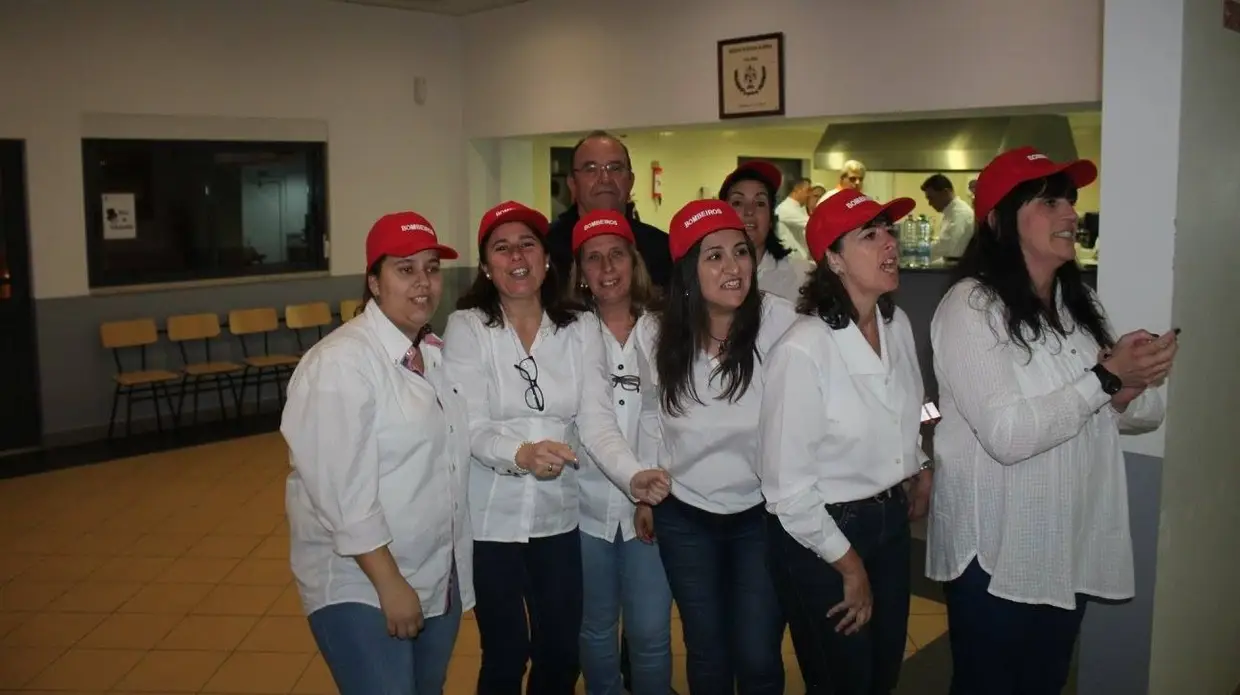 Jantar solidário a favor dos bombeiros de Vialonga