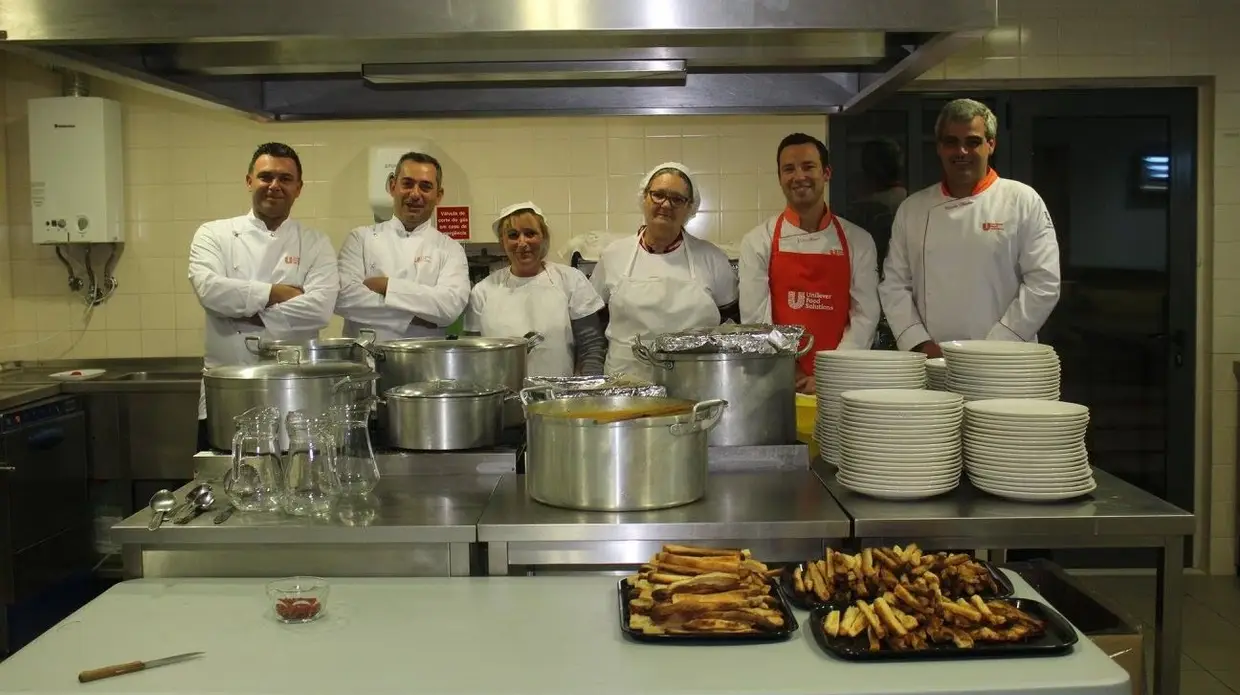 Jantar solidário a favor dos bombeiros de Vialonga