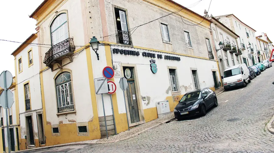 Agredido por quatro jovens na sede do Sporting de Abrantes Agredido por quatro jovens na sede do Sporting de Abrantes