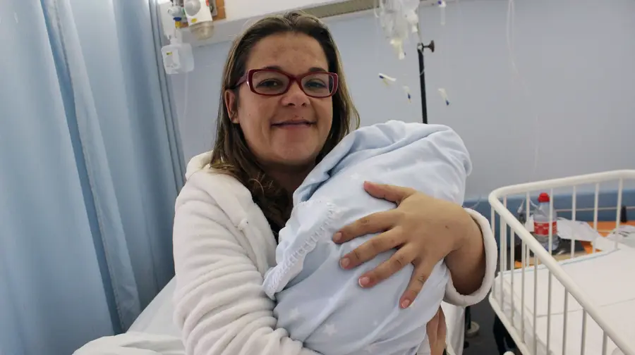 Dia e meio de espera para ser o primeiro bebé do ano Dia e meio de espera para ser o primeiro bebé do ano
