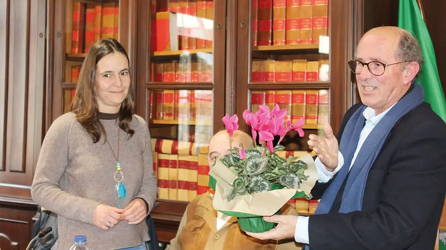 Receba as flores que eu lhe dou... Receba as flores que eu lhe dou...