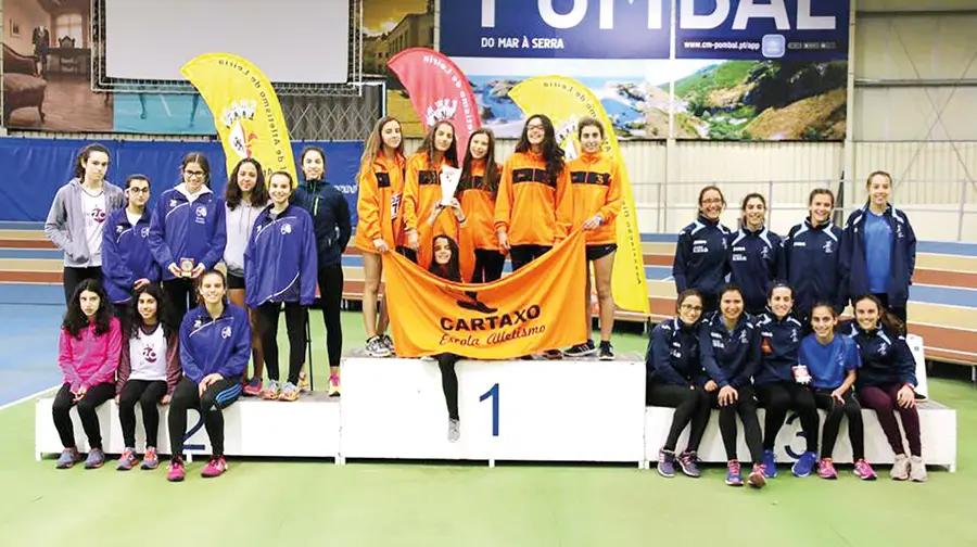 Meninas da Escola de Atletismo do Cartaxo vencem distrital de pista coberta Meninas da Escola de Atletismo do Cartaxo vencem distrital de pista coberta