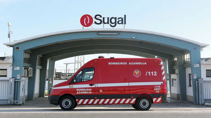 Sugal ofereceu uma nova ambulância aos Bombeiros de Azambuja Sugal ofereceu uma nova ambulância aos Bombeiros de Azambuja