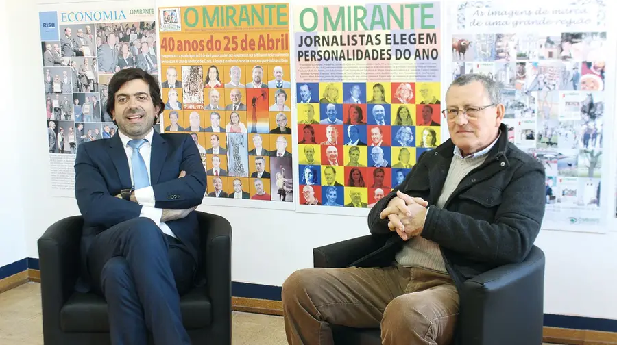 Um conservador com capacidade para se adaptar às mudanças e um radical com moderação Um conservador com capacidade para se adaptar às mudanças e um radical com moderação