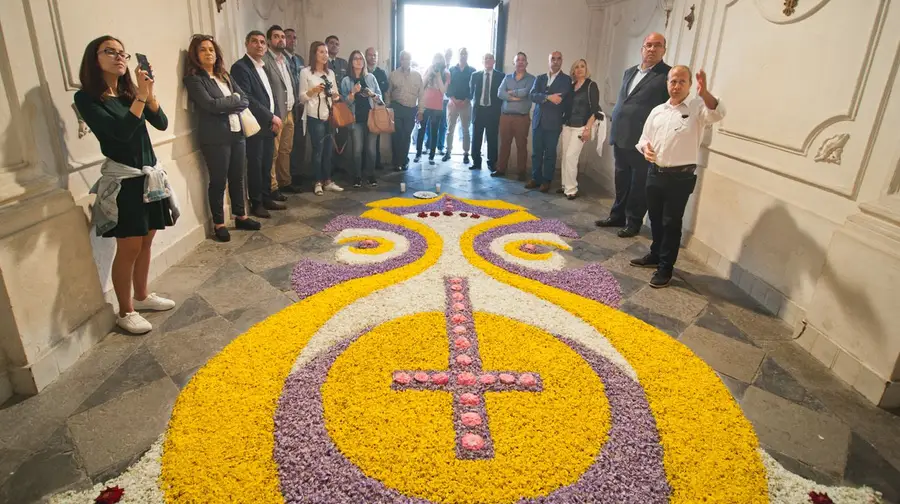 Celebrações da Páscoa no Sardoal já se iniciaram com tapetes de flores nas igrejas Celebrações da Páscoa no Sardoal já se iniciaram com tapetes de flores nas igrejas