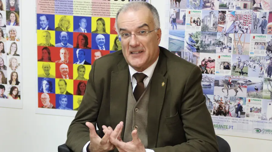Presidente de câmara só perde eleições autárquicas se quiser Presidente de câmara só perde eleições autárquicas se quiser