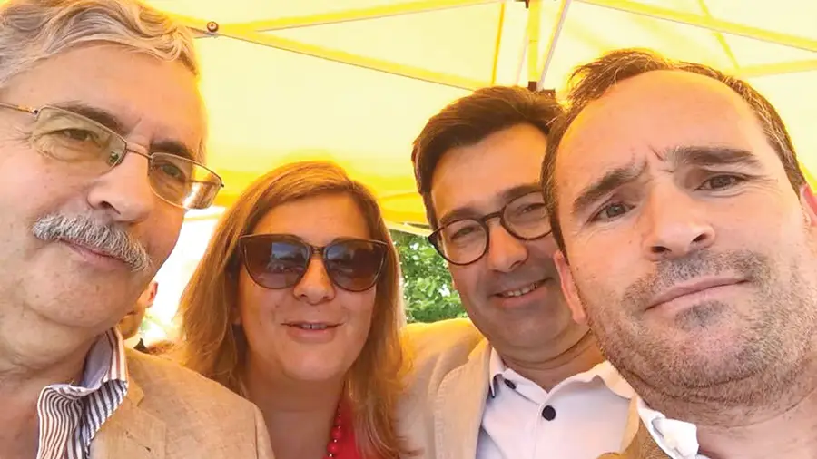 Ó que lindos que nós estamos! Ó que lindos que nós estamos!