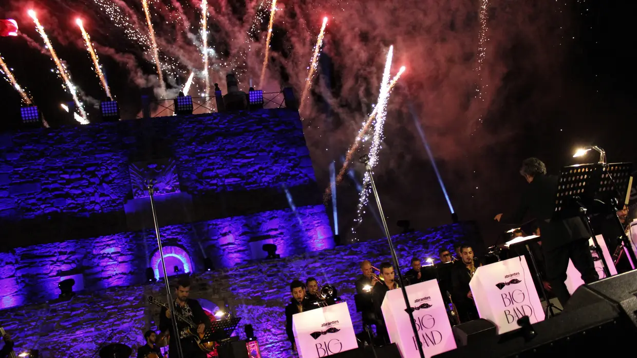 Pedro Abrunhosa e Aurea com Abrantes Big Band no Castelo de Abrantes