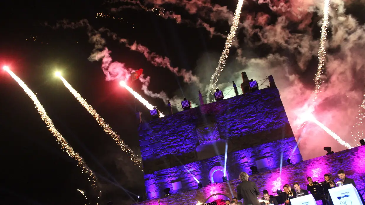 Pedro Abrunhosa e Aurea com Abrantes Big Band no Castelo de Abrantes