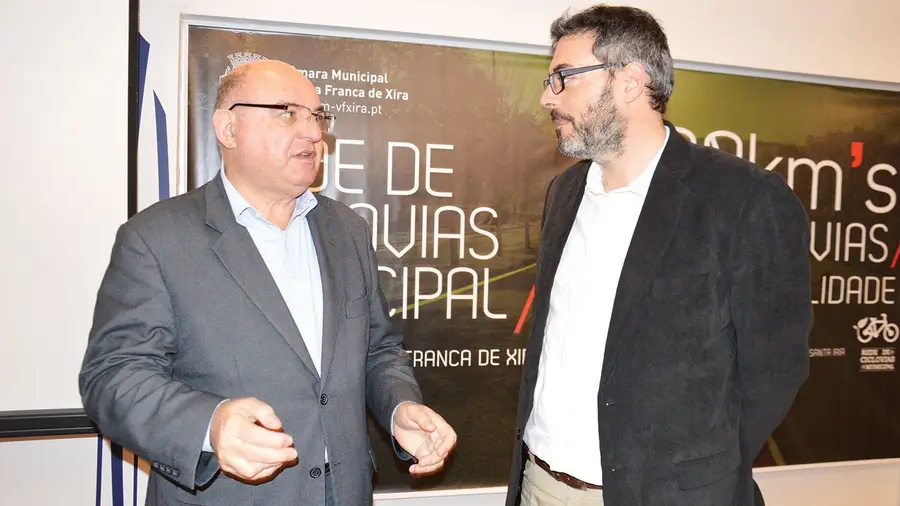 A oposição contra-ataca A oposição contra-ataca