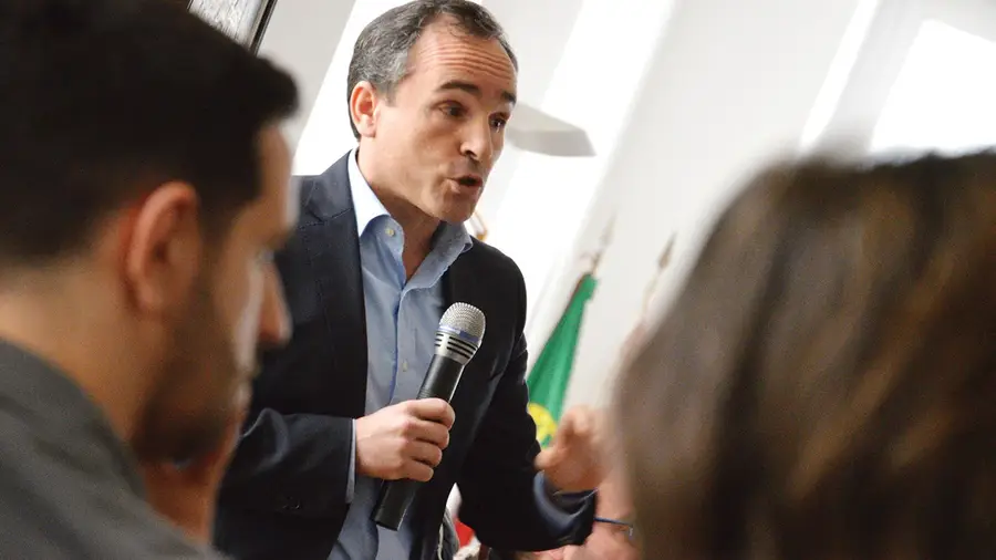 Fico chateado, claro que fico chateado... Fico chateado, claro que fico chateado...