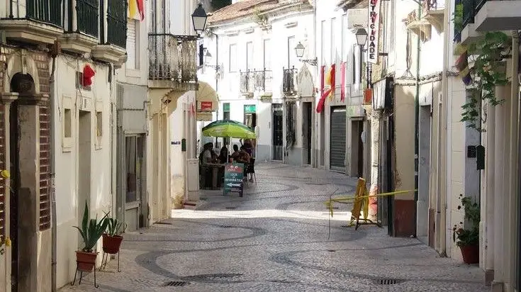 Calçada no centro histórico vai ser reabilitada Calçada no centro histórico vai ser reabilitada