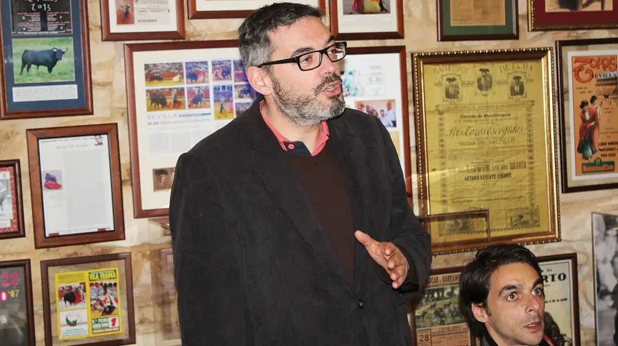 Fernando Paulo renunciou ao mandato mas mantém-se como candidato em Vila Franca de Xira Fernando Paulo renunciou ao mandato mas mantém-se como candidato em Vila Franca de Xira