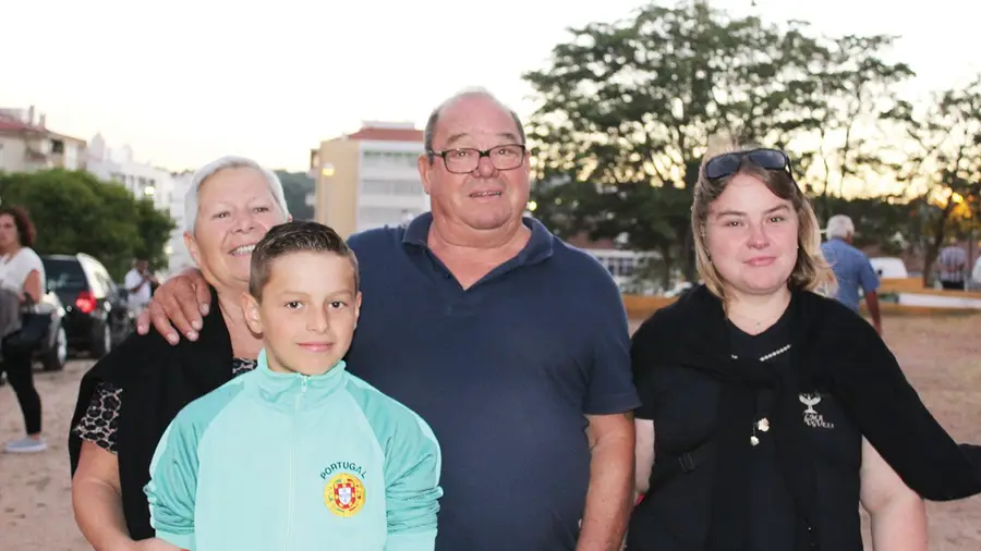 Um pequeno aficionado suíço que já vive a tourada com entusiasmo Um pequeno aficionado suíço que já vive a tourada com entusiasmo