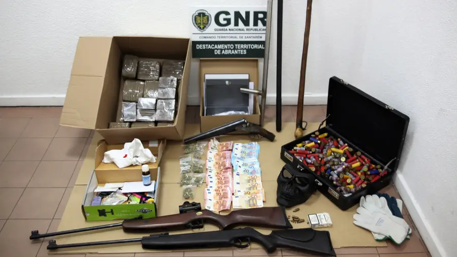 Detido com 36 mil doses de droga no Tramagal Detido com 36 mil doses de droga no Tramagal