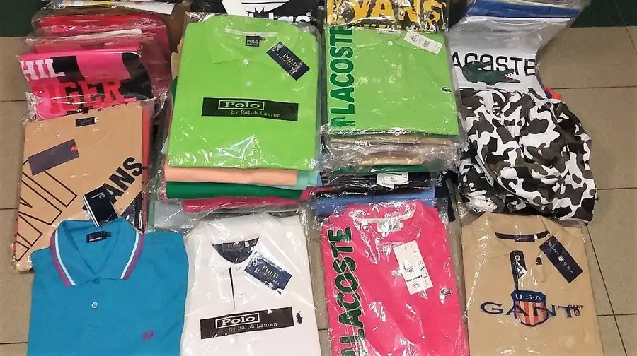 GNR apreende roupa contrafeita em Castanheira do Ribatejo GNR apreende roupa contrafeita em Castanheira do Ribatejo
