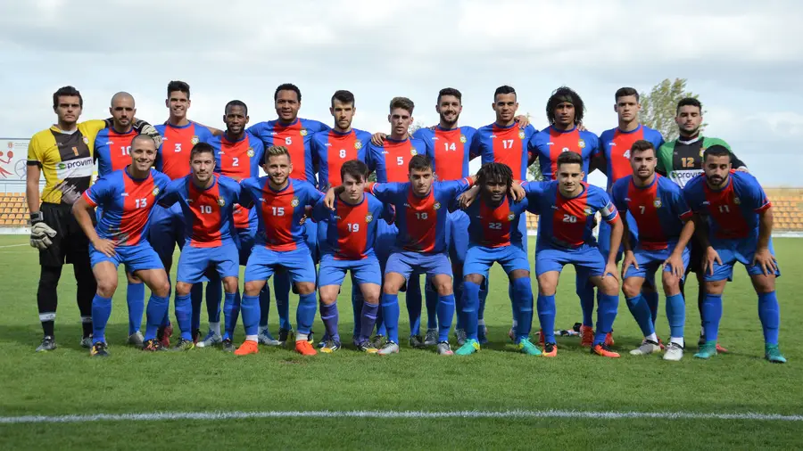 Futebol Clube de Alverca apresentou-se aos sócios com uma vitória Futebol Clube de Alverca apresentou-se aos sócios com uma vitória