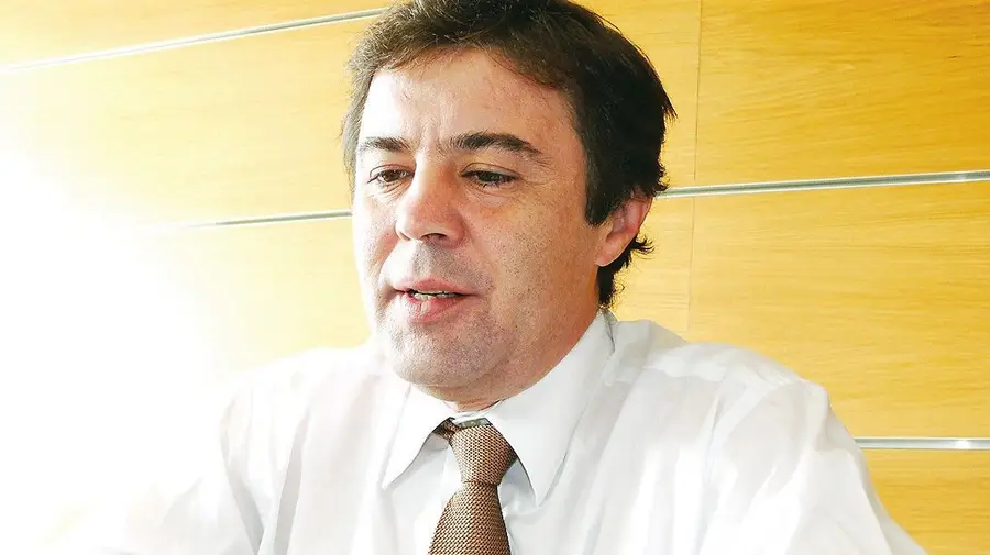 Fonseca ajudou a aprovar lei que o impede de ser candidato Fonseca ajudou a aprovar lei que o impede de ser candidato