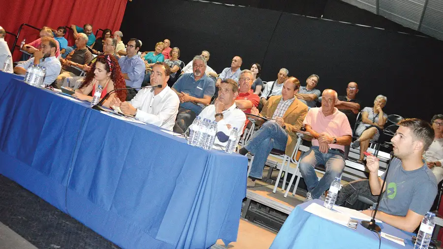 Queixas e críticas de moradores na última Assembleia de Freguesia de Alverca Queixas e críticas de moradores na última Assembleia de Freguesia de Alverca