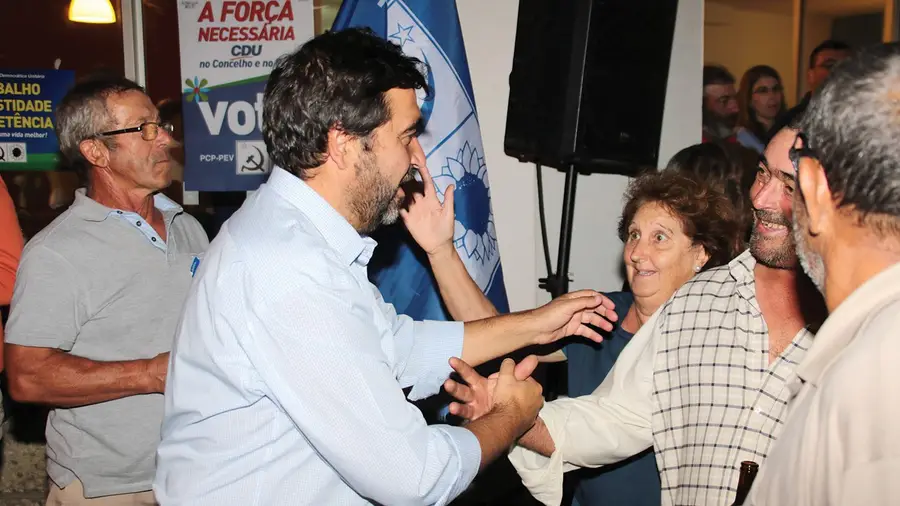Maioria à tangente dos comunistas em Alpiarça e o empate na assembleia municipal Maioria à tangente dos comunistas em Alpiarça e o empate na assembleia municipal