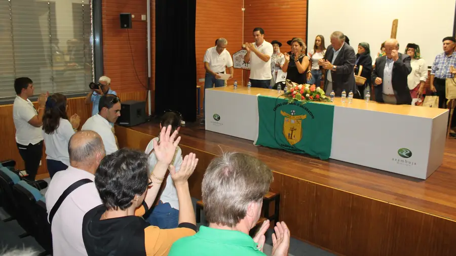 Festa da Amizade do grupo “Os Casaleiros” de Azambuja homenageia antigo presidente Festa da Amizade do grupo “Os Casaleiros” de Azambuja homenageia antigo presidente