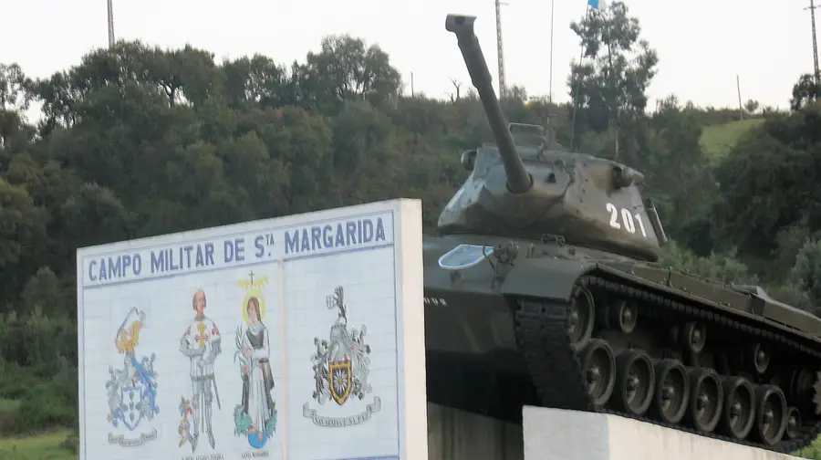 Peças de carro de combate encontradas em sucata na Chamusca Peças de carro de combate encontradas em sucata na Chamusca