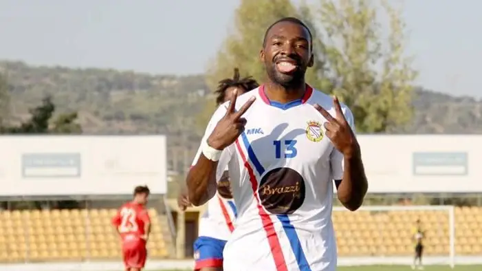 Alverca vence e Vialonga goleado no Pró-Nacional Alverca vence e Vialonga goleado no Pró-Nacional