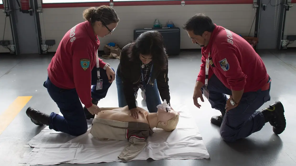 Formação em suporte básico de vida na infância dada pelos Bombeiros de Samora Correia