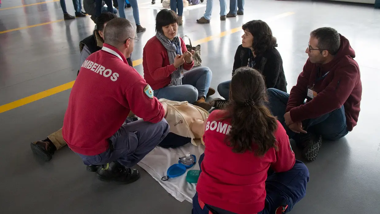 Formação em suporte básico de vida na infância dada pelos Bombeiros de Samora Correia