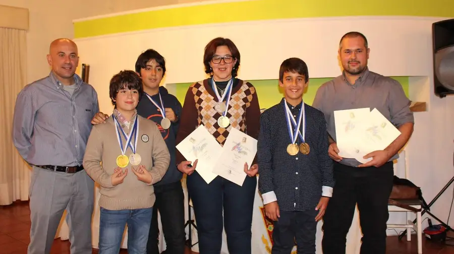 Campeões de tiro com arco da UDRZA receberam as faixas Campeões de tiro com arco da UDRZA receberam as faixas