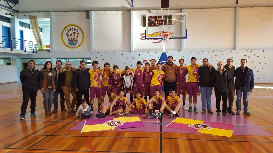 Chamusca Basket renova título de sub18 masculinos Chamusca Basket renova título de sub18 masculinos