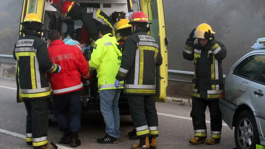 Dois feridos em despiste na Ponte Salgueiro Maia Dois feridos em despiste na Ponte Salgueiro Maia