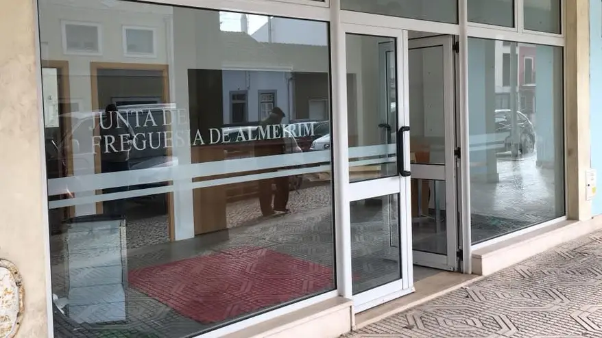 Junta de Almeirim muda de sede pela quinta vez e não vai ficar por aqui Junta de Almeirim muda de sede pela quinta vez e não vai ficar por aqui