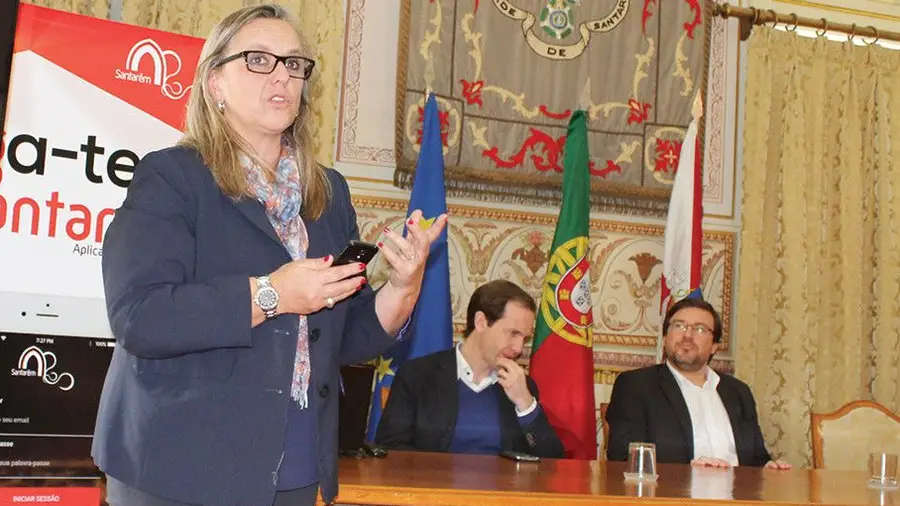 Palavrões e nudez no teatro geram indignação em Santarém Palavrões e nudez no teatro geram indignação em Santarém
