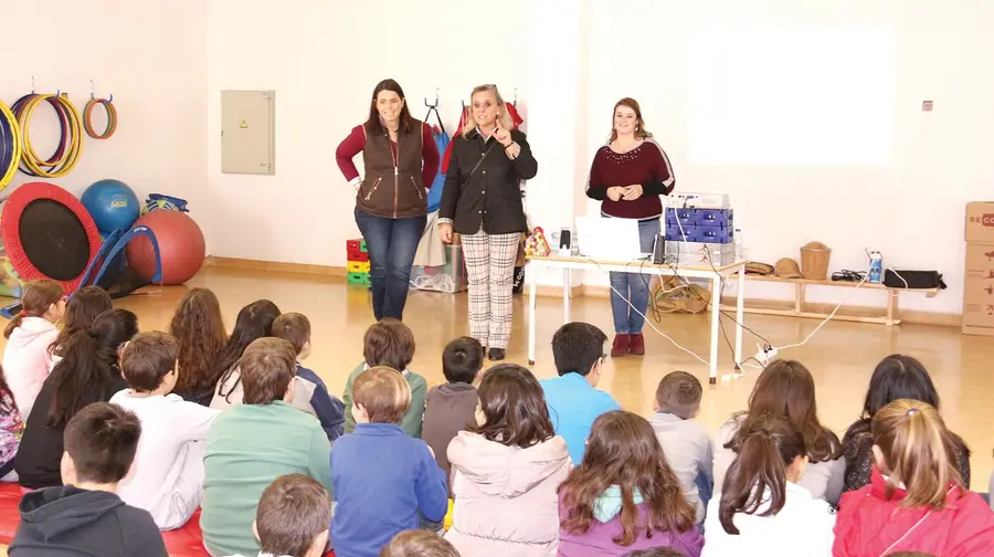 Acção “Do Montado à Rolha” nas escolas de Santarém Acção “Do Montado à Rolha” nas escolas de Santarém