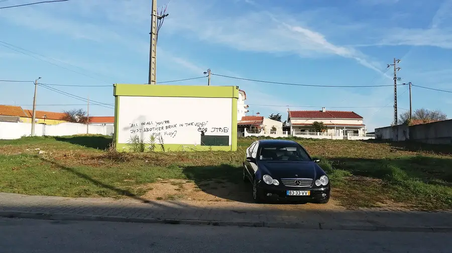 Deixaram os rapazes sozinhos... Deixaram os rapazes sozinhos...