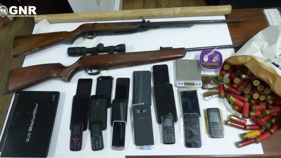 Oito detidos por tráfico de droga em Benavente e Salvaterra de Magos Oito detidos por tráfico de droga em Benavente e Salvaterra de Magos
