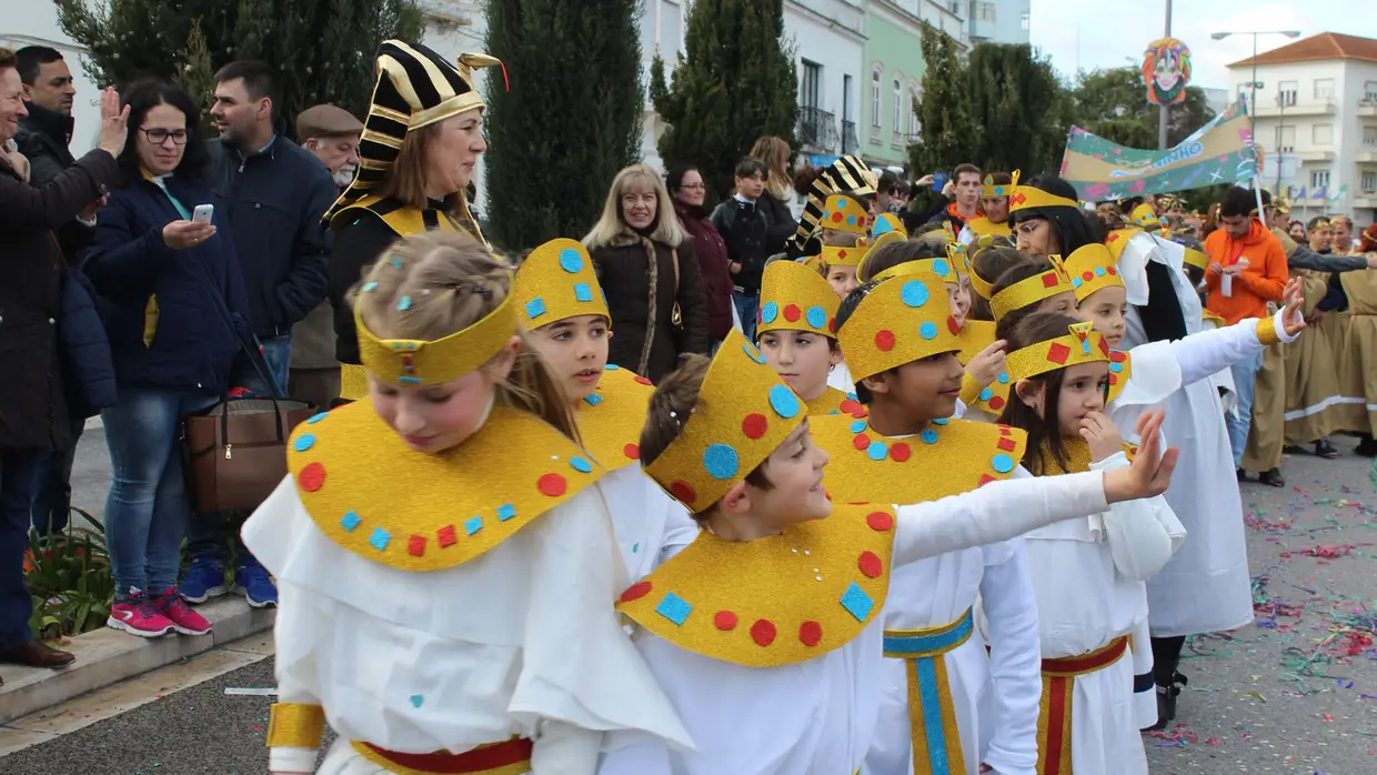 Desfile de Carnaval das Escolas e Instituições - Rio Maior