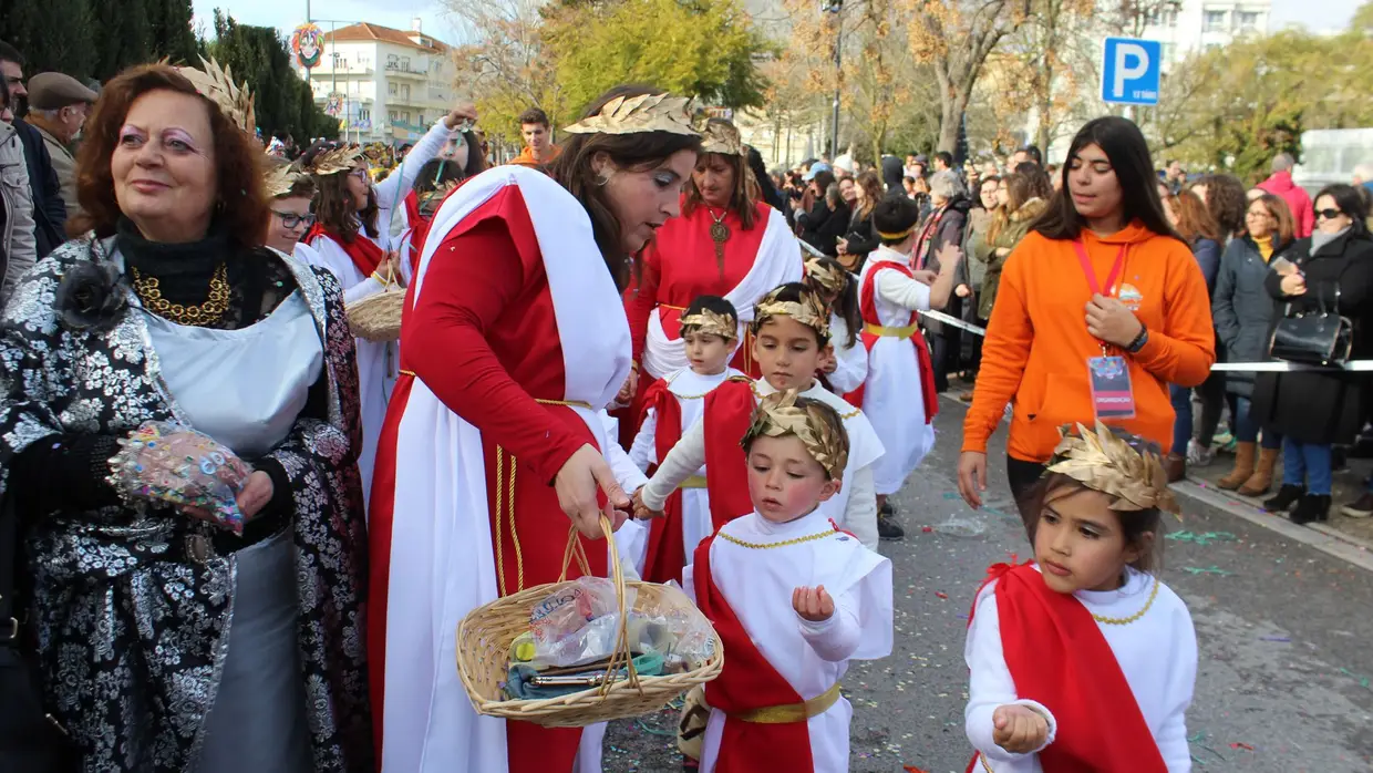 Desfile de Carnaval das Escolas e Instituições - Rio Maior