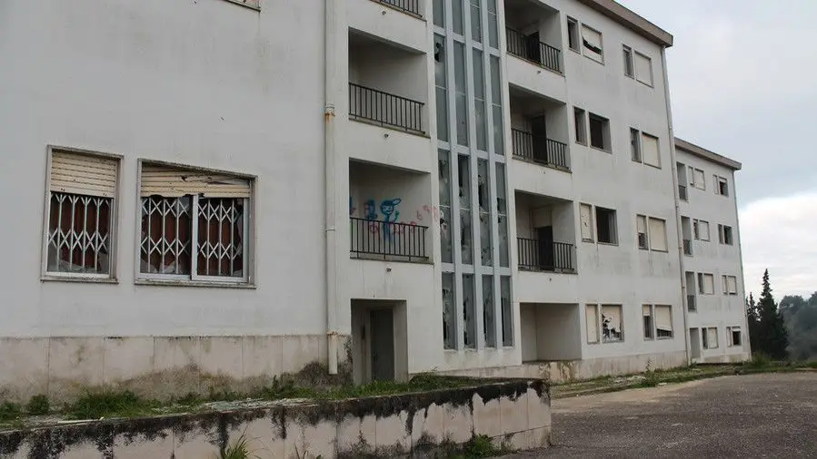 Apartamentos da Cavalaria vão novamente a hasta pública Apartamentos da Cavalaria vão novamente a hasta pública