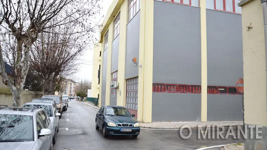 (Não) ponha aqui o seu carrinho (Não) ponha aqui o seu carrinho