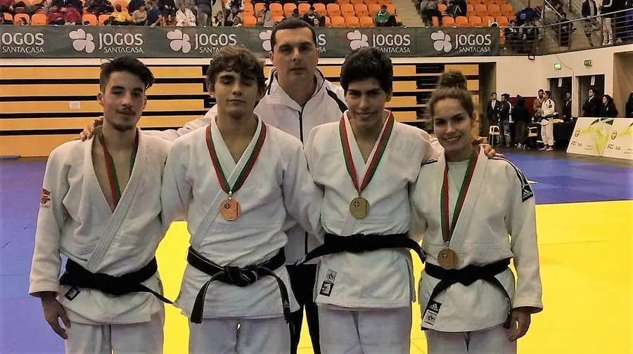Judocas de Cem Soldos campeões nacionais Judocas de Cem Soldos campeões nacionais