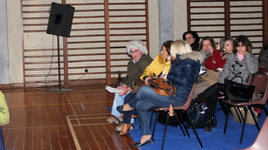 Professores e pais protestam na apresentação da requalificação da Escola Maria Lamas Professores e pais protestam na apresentação da requalificação da Escola Maria Lamas