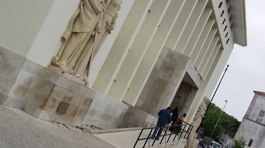 Tribunal liberta marroquino detido em Santarém com cinco quilos de droga Tribunal liberta marroquino detido em Santarém com cinco quilos de droga