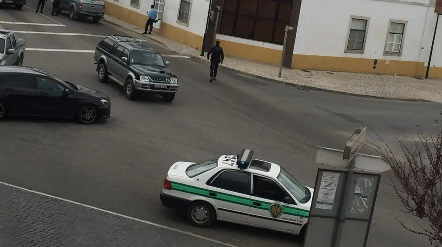 Suspeitos de assaltos em Almeirim vão presos após três detenções Suspeitos de assaltos em Almeirim vão presos após três detenções