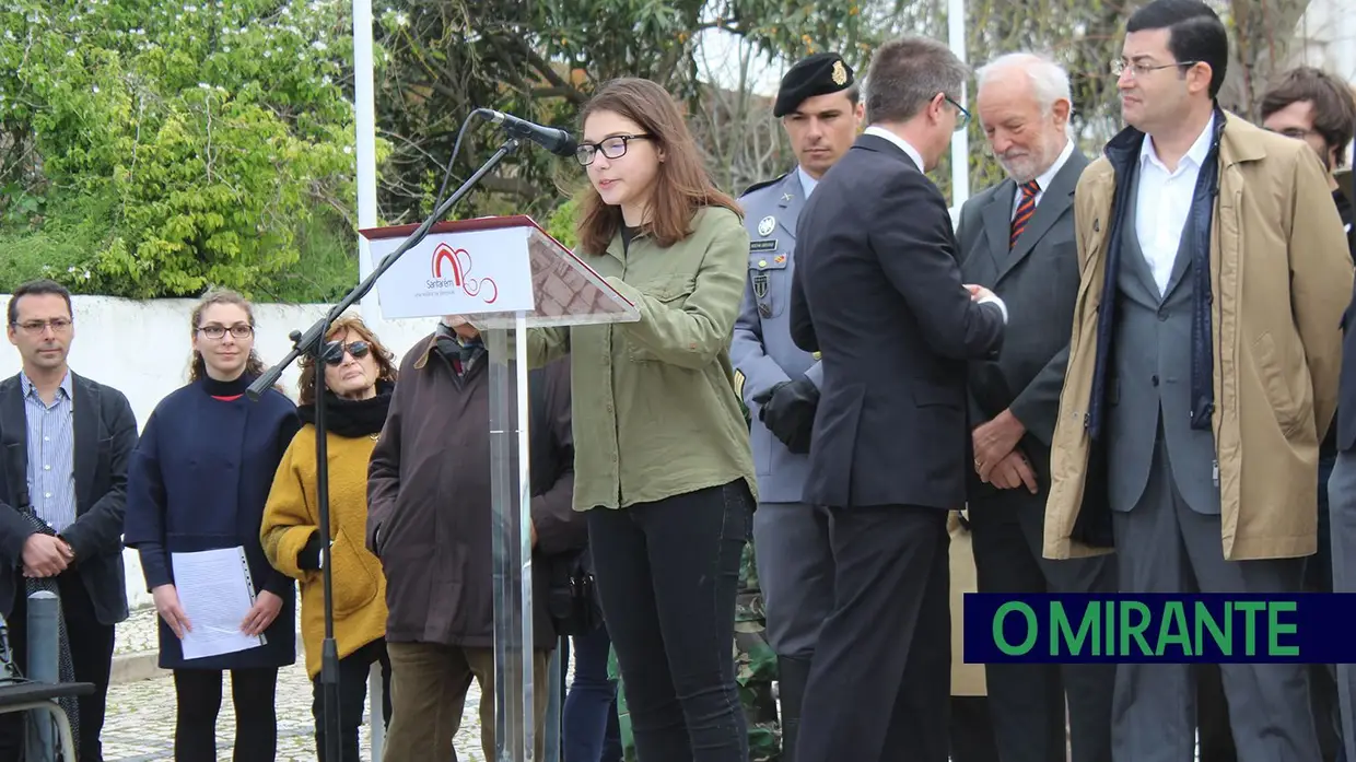 Homenagem a Salgueiro Maia no Jardim dos Cravos em Santarém
